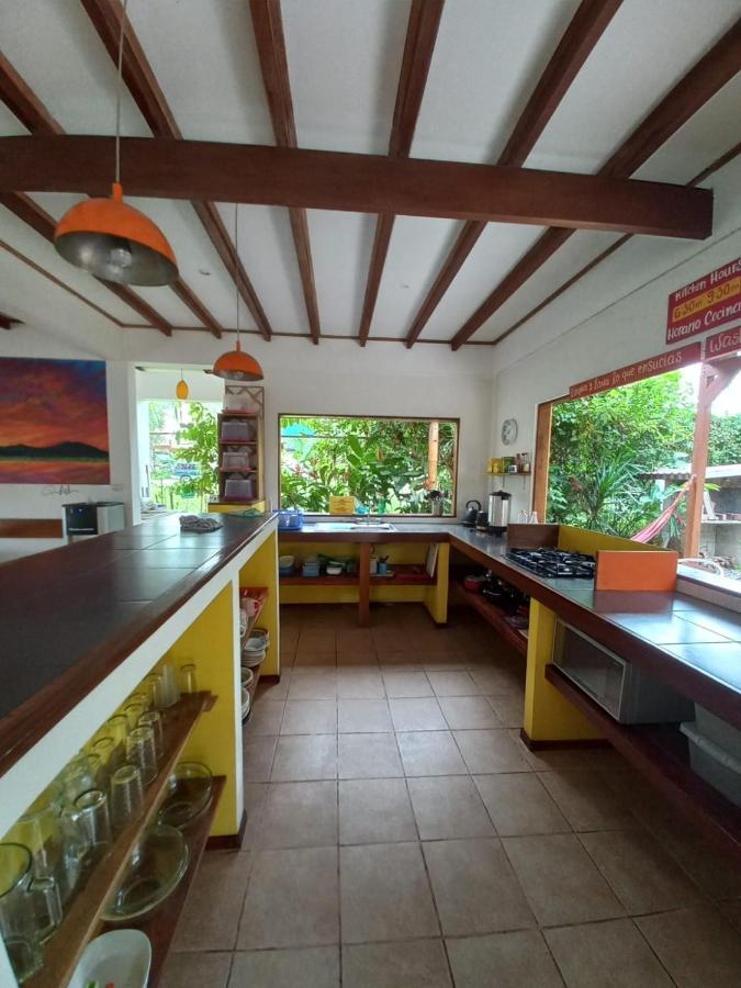 Pagalu Hostel Puerto Viejo de Talamanca Exterior photo