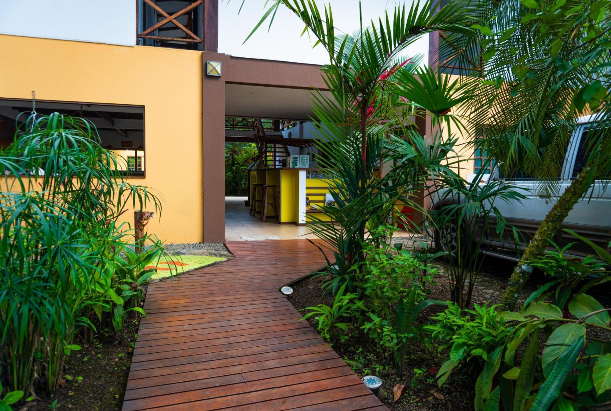 Pagalu Hostel Puerto Viejo de Talamanca Exterior photo